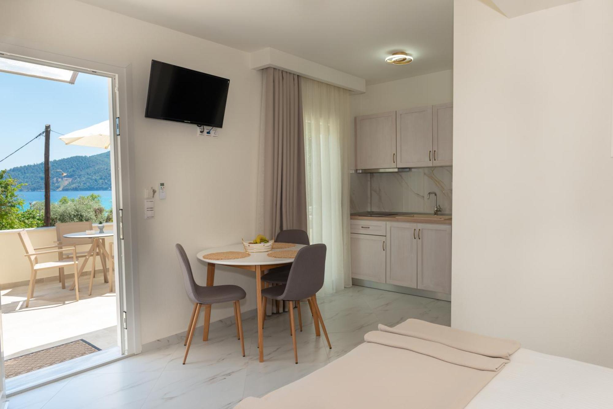 Anna Apartments Chrisi Ammoudia Exteriör bild